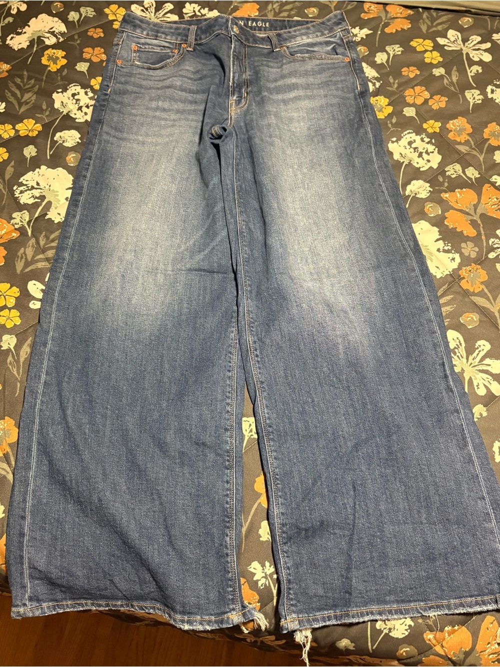 12 Long American Eagle Outfitters Women’s Dreamy Drape wide leg jeans